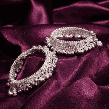 Pearl & Gold Drop Earrings